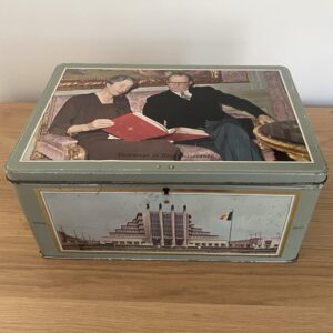 Grande boîte métallique GD Charlotte de Luxembourg, Expo Universelle