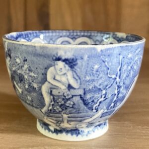 Petit bol en faïence fine, Lion antique, Boch 19è siècle