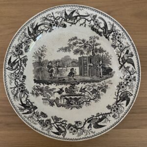Plat rond en faïence fine, Chinois, Boch Luxembourg 19è siècle