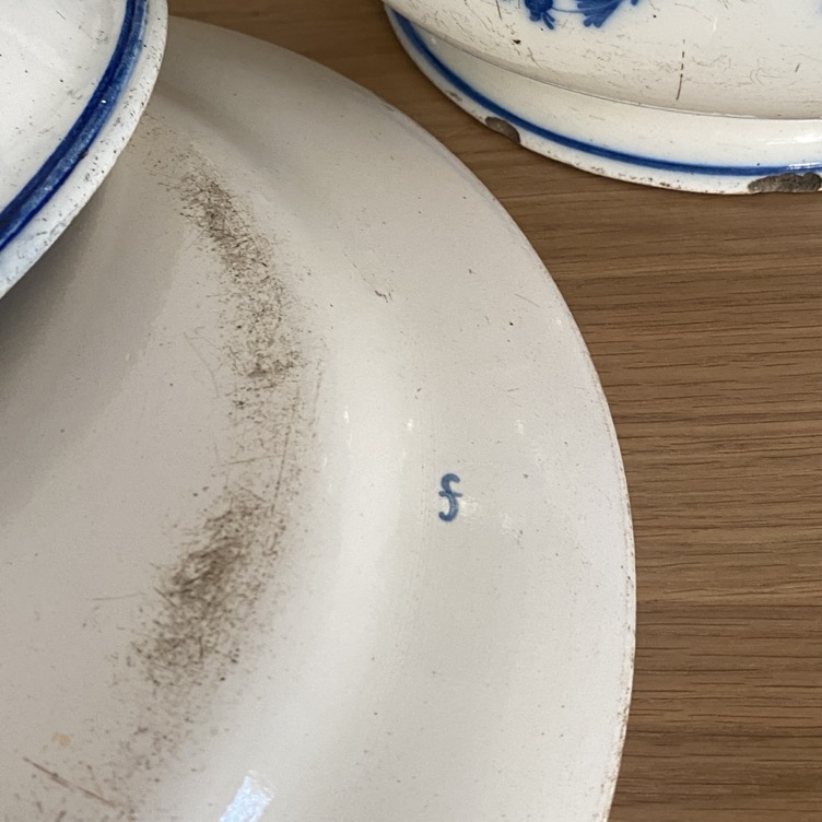 Terrine en faïence fine, Guirlande, Boch Luxembourg 18è siècle – Image 4