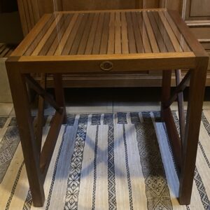 Table cubique, style colonial hollandais