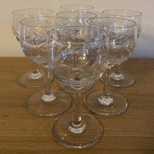 Verres à vin ciselés