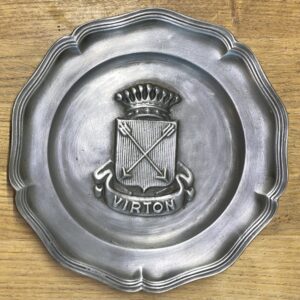 Assiette en étain, Virton