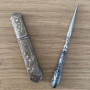 Ustensiles pour couture, Art Nouveau