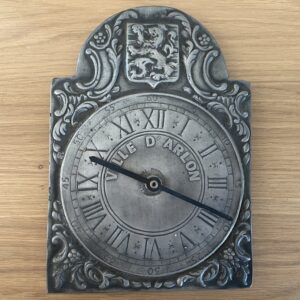Horloge en étain "Ville d'Arlon", R.Pougin