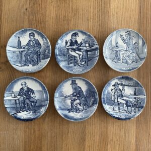 Assiettes "Boissons", Boch Belgium Delfts