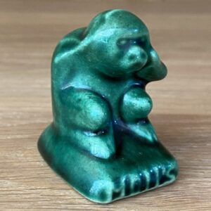 Petit singe, Mons