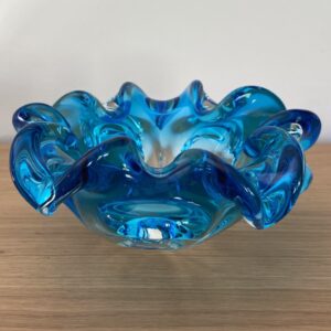 Coupe en verre bleu, Murano
