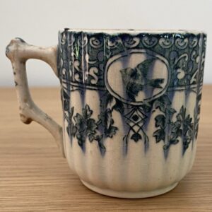 Tasse en faïence fine, Longwy 19è