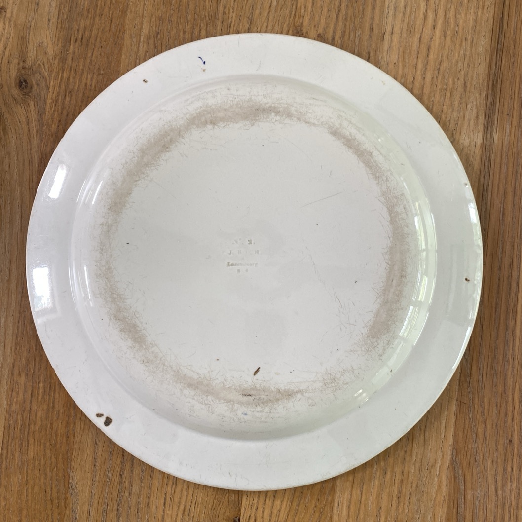 Assiette en faïence fine, Boch Luxembourg, 19è siècle – Image 2
