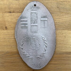 Plaque en céramique, "Festival interculturel de la Jeunesse, juin 1985