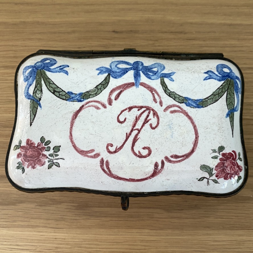 Boîte à bijoux, faïence fine, Robert à Marseille, 1760-1790 – Image 2