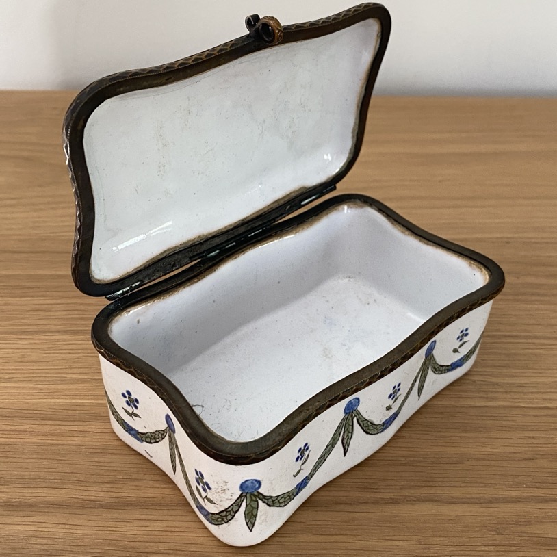 Boîte à bijoux, faïence fine, Robert à Marseille, 1760-1790 – Image 3
