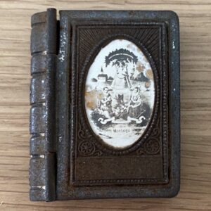 Boîte reliquaire portative, ND de Montaigu