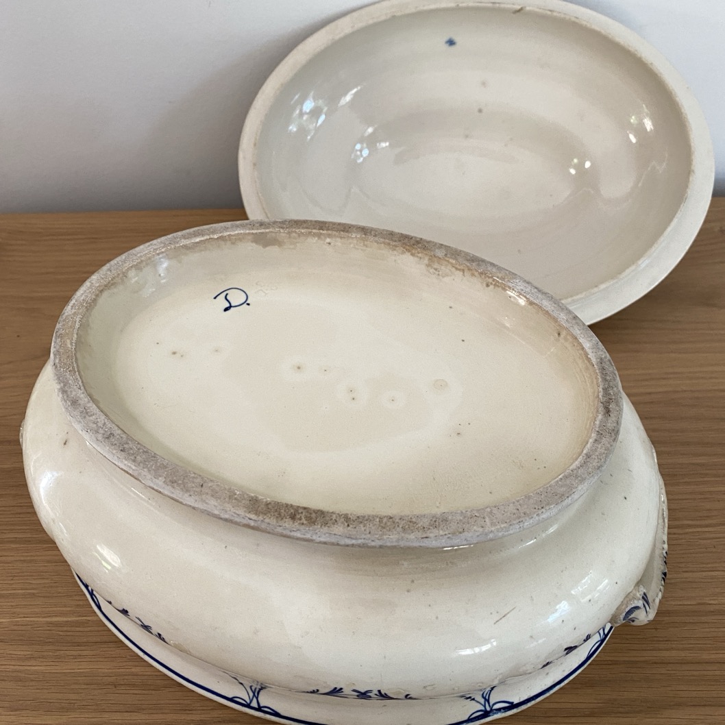Terrine ovale, faïence fine, Décor de guirlandes, Boch Luxembourg 18è-19è siècle – Image 4