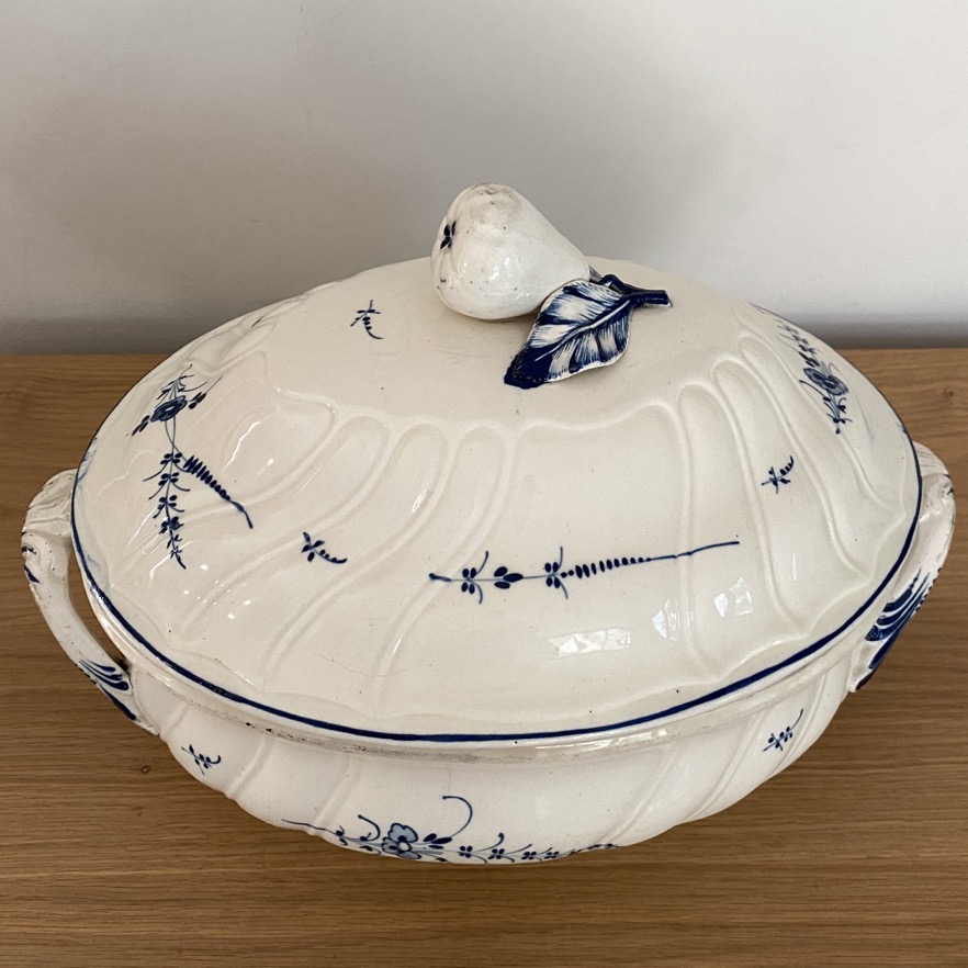 Terrine ovale, faïence fine, Brindille, Boch Luxembourg 18è siècle – Image 2
